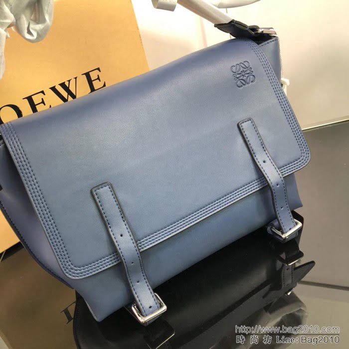 LOEWE羅意威 專櫃同步 Military Messenger 經典百搭信使包 男女同款 0168  jdl1141